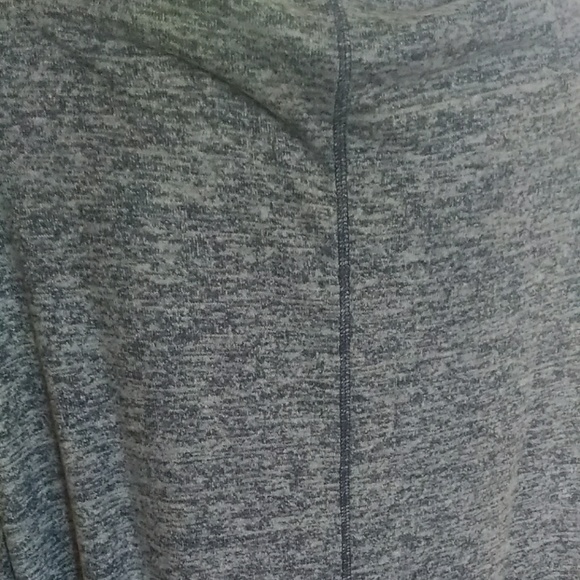 Roamans Top - Picture 3 of 8